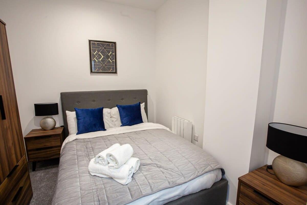 Lovely Open Plan 1 Bedroom Apartment In Bolton Esterno foto